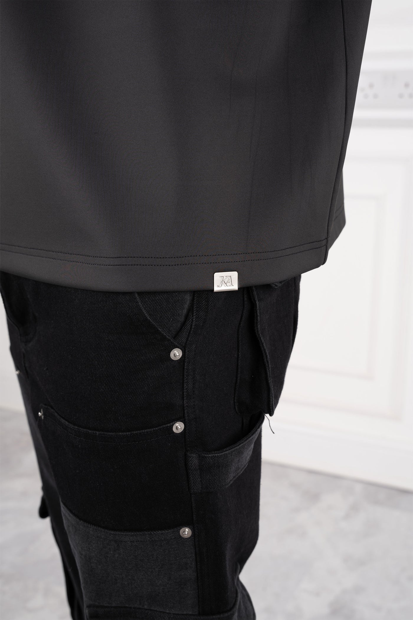 CAMISETA PANEL ROSE - NEGRA
