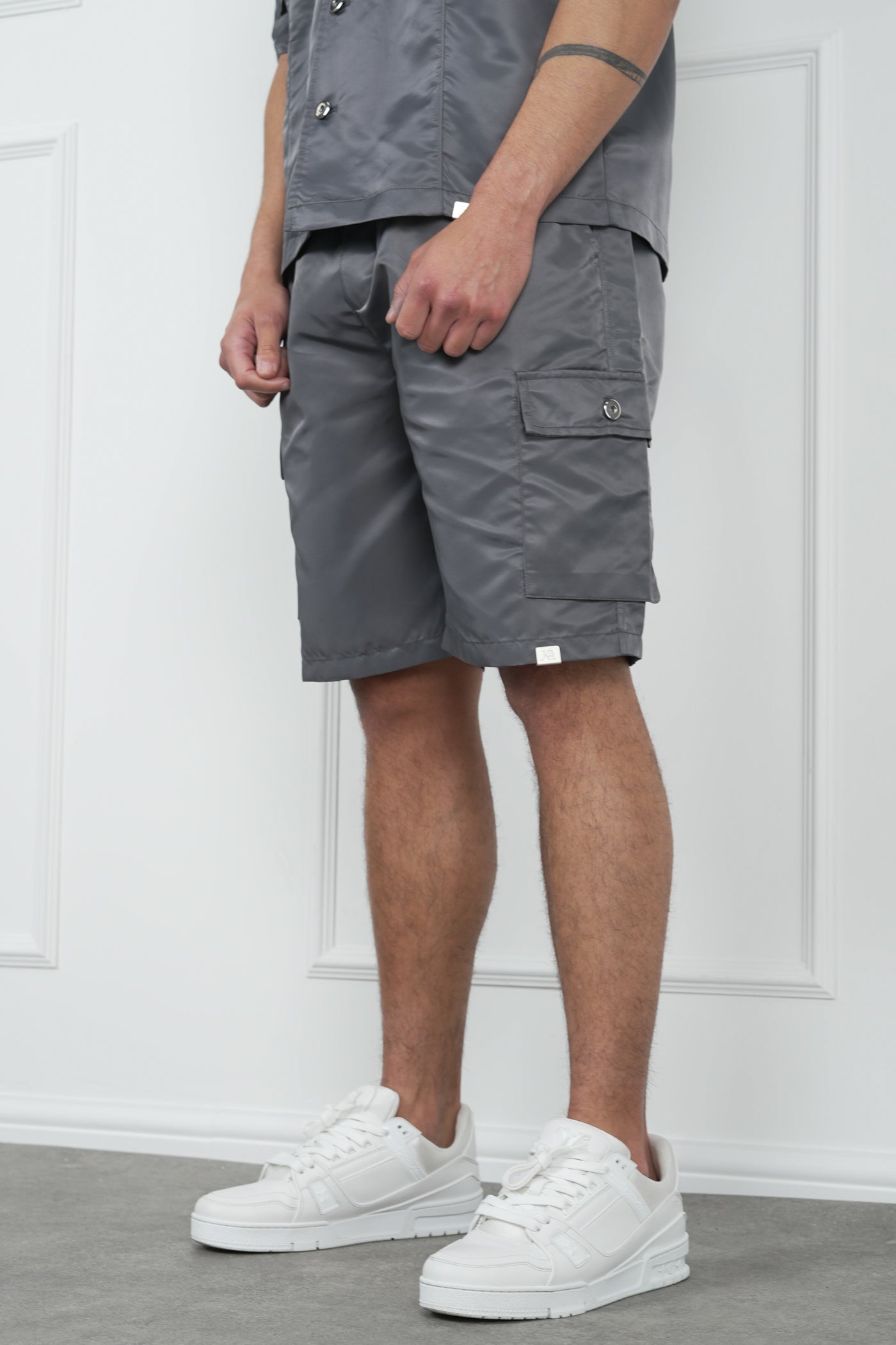 PANTALONES NYLON OVERSIZE
