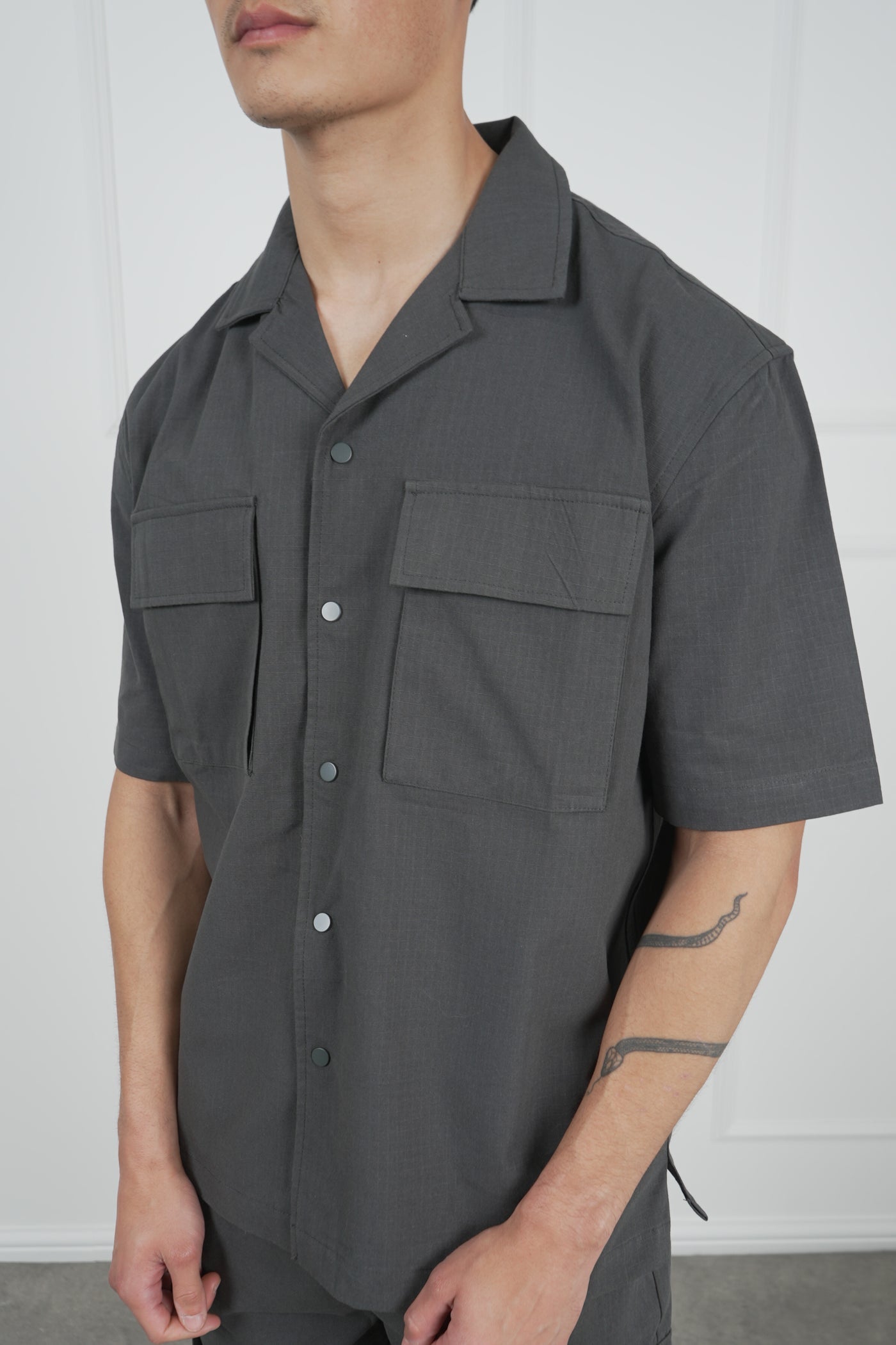 CONJUNTO CALIFORNIA OVERSIZE - GRIS PLATA