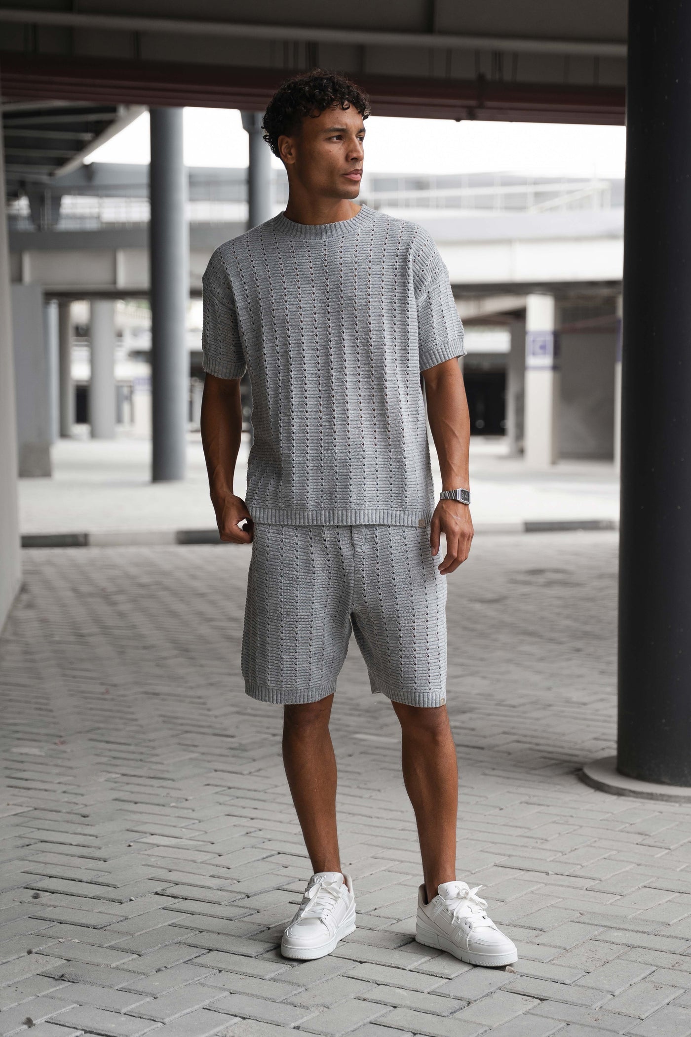 CAMISETA BOXY HOLE - GRIS