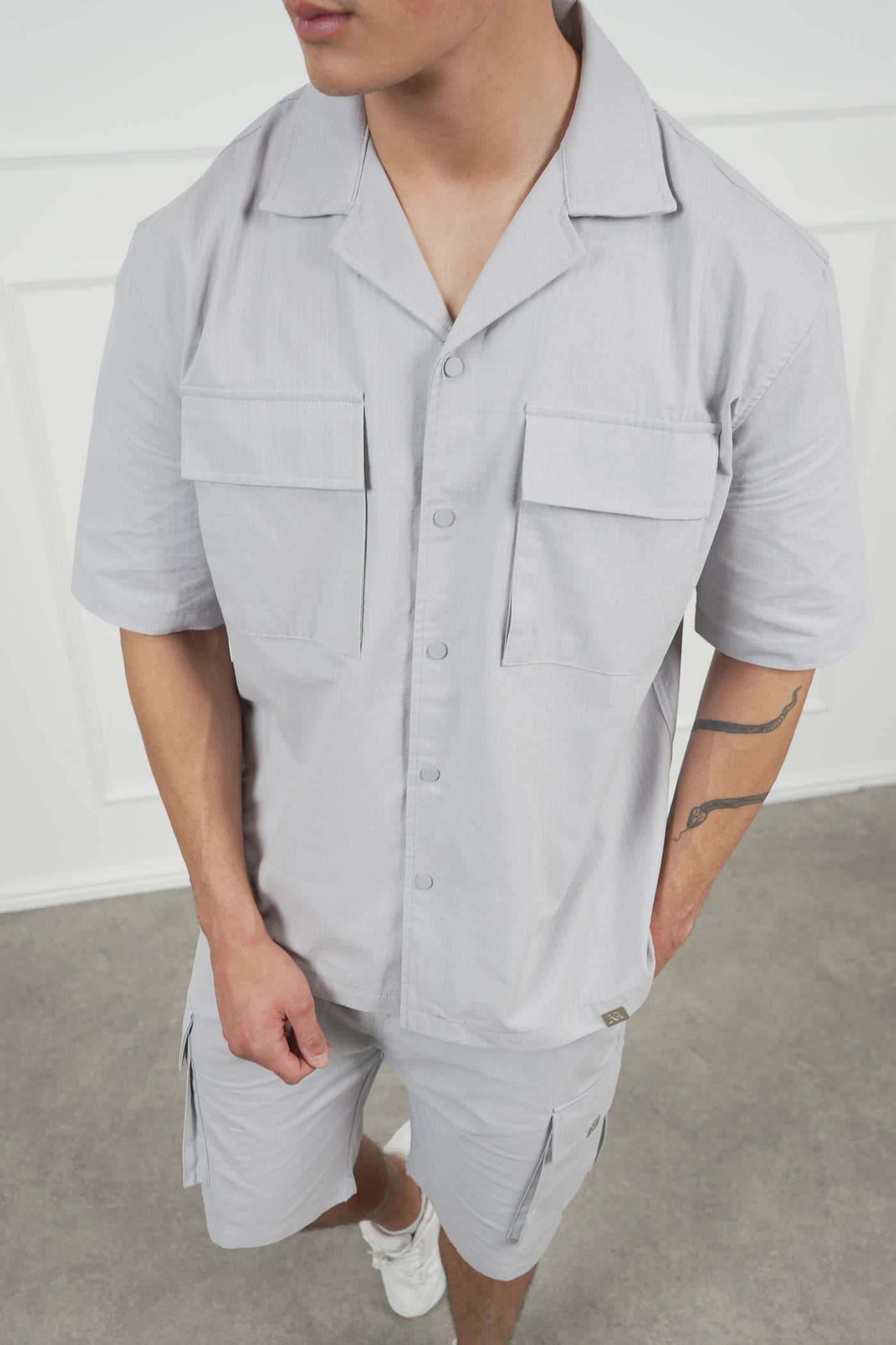 CONJUNTO CALIFORNIA OVERSIZE - GRIS PERLA