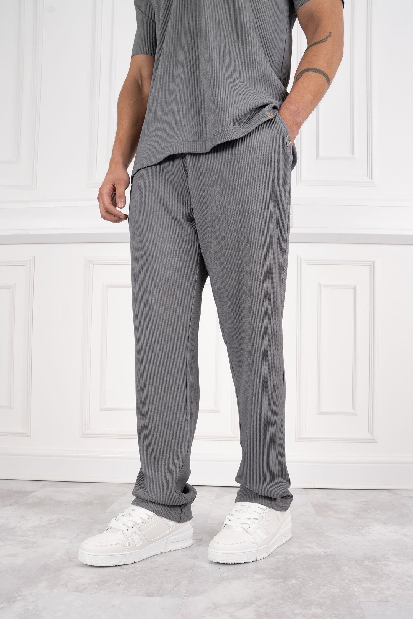 CONJUNTO PLEATED MASON - GRIS