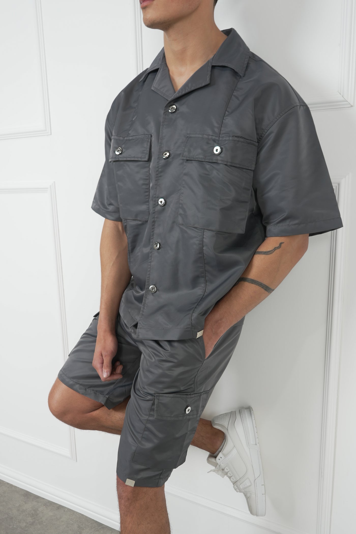PANTALONES NYLON OVERSIZE