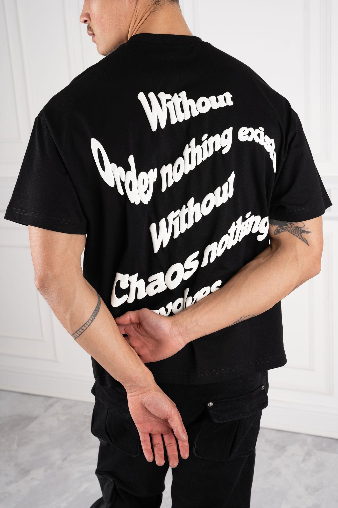 CAMISETA LETTERING OVERSIZE - NEGRA