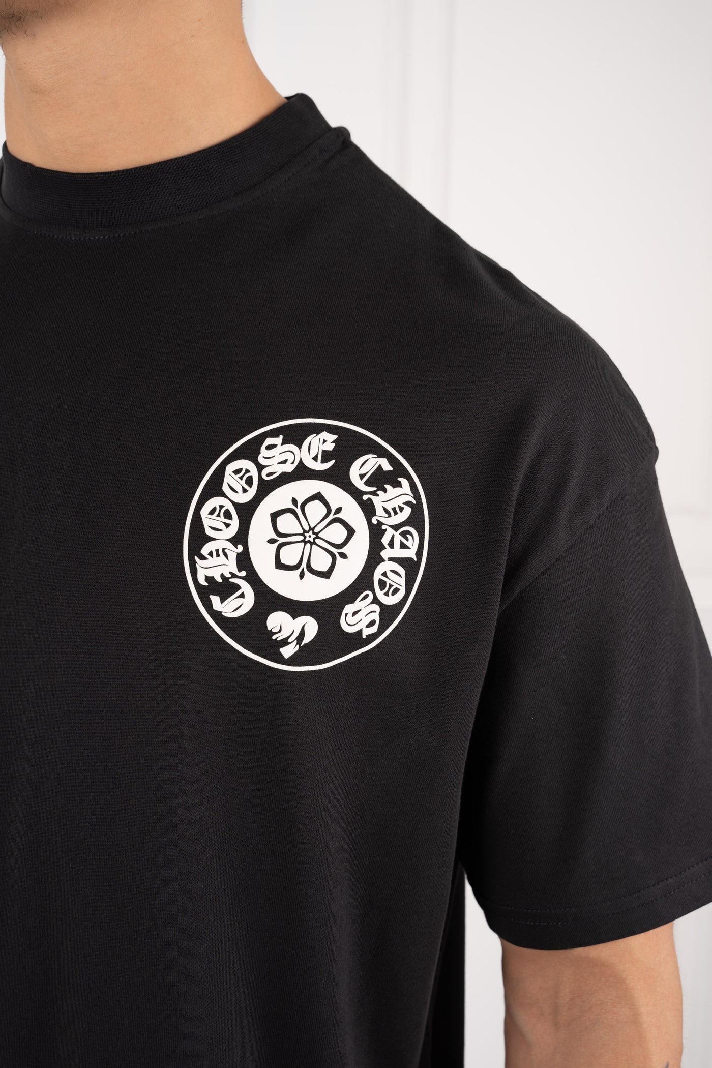 CAMISETA CHOOSE CHAOS - NEGRA